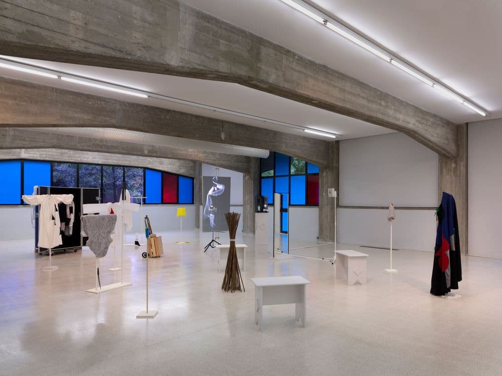 Corin Sworn, "Silent Sticks", 2016 © Corin Sworn | ph. Dario Lasagni