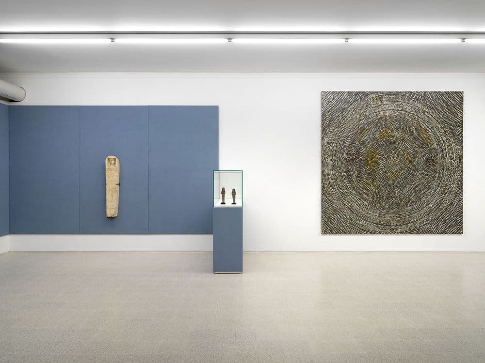 Attraverso i diluvi, veduta di mostra, 2024 Collezione Maramotti, Reggio Emilia. Opera di: autori sconosciuti romani ed egizi, Ross Bleckner © the artists Courtesy Musei Civici, Reggio Emilia; Collezione Maramotti | Ph. Dario Lasagni